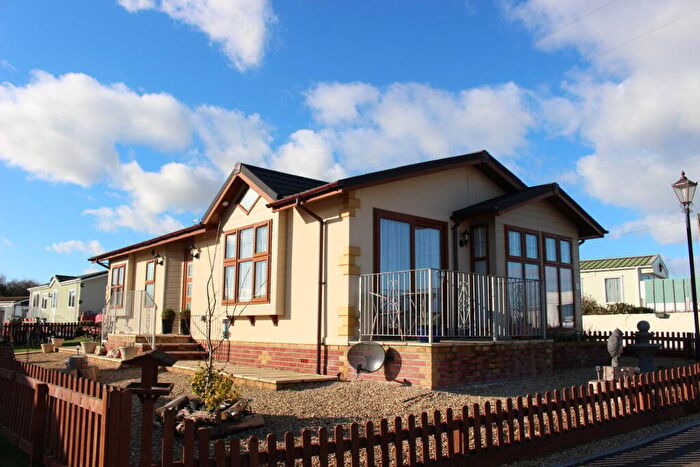 2 Bedroom Park Home For Sale In Castleton Park, St Athan, CF62