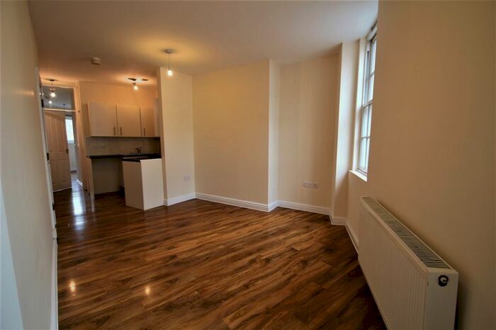 1 Bedroom Flat To Rent In Church Street, Rugby, CV21