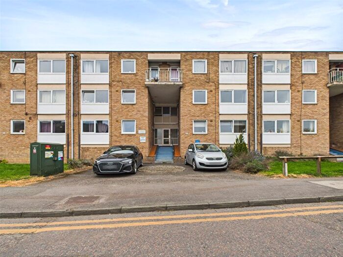2 Bedroom Flat To Rent In Mildmay Court, Mildmay Road, Chelmsford, Essex, CM2