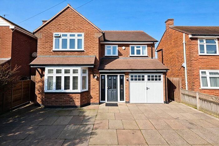 3 Bedroom Detached House For Sale In Heath End Road, Nuneaton, Warwickshire, CV10