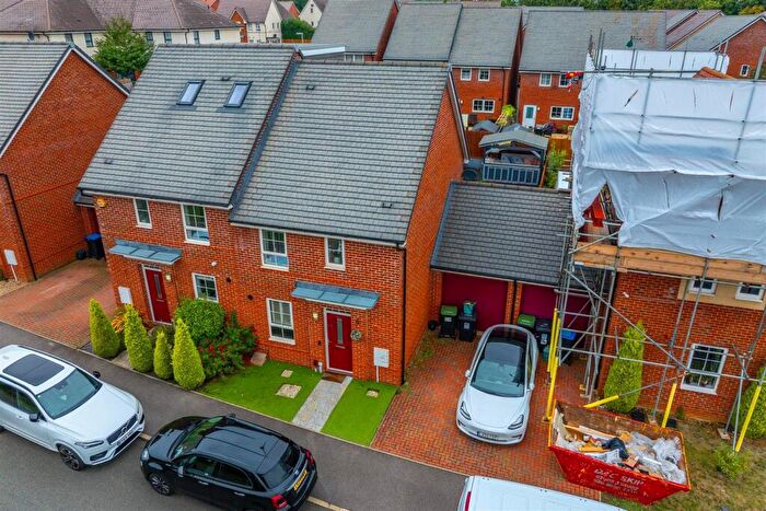 3 Bedroom Semi-Detached House For Sale In Woodwhite Way, Hemel Hempstead, HP2