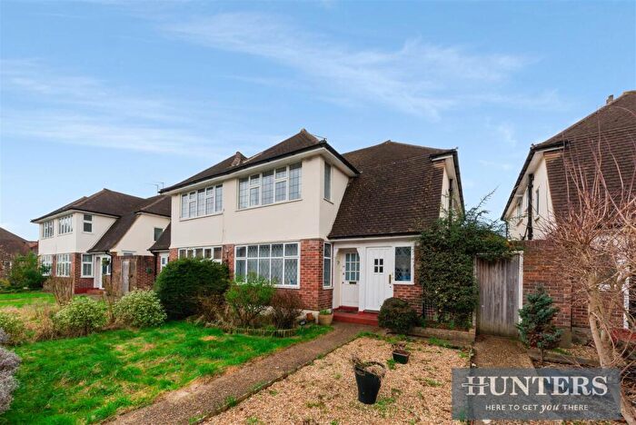2 Bedroom Maisonette To Rent In Barnes End, New Malden, KT3