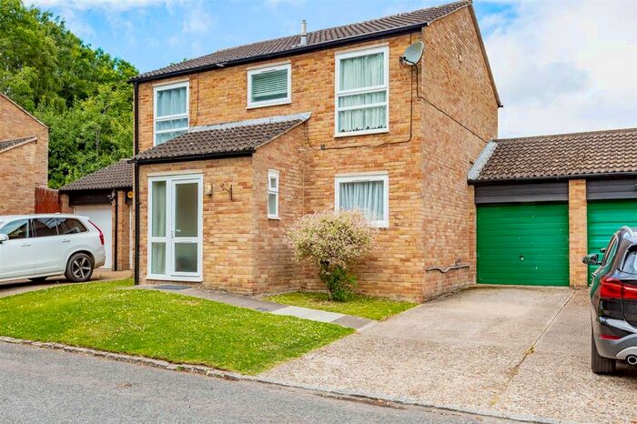 3 Bedroom Link Detached House For Sale In Westfield, New Ash Green, Longfield, DA3