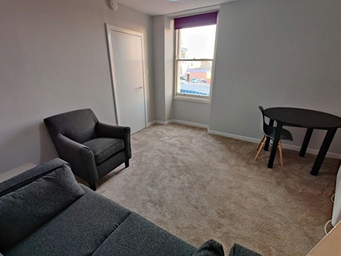 2 Bedroom Flat To Rent In Leith Walk, Edinburgh, EH6