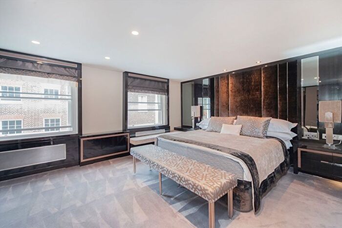 3 Bedroom Maisonette For Sale In Carlisle Street, Soho, W1D