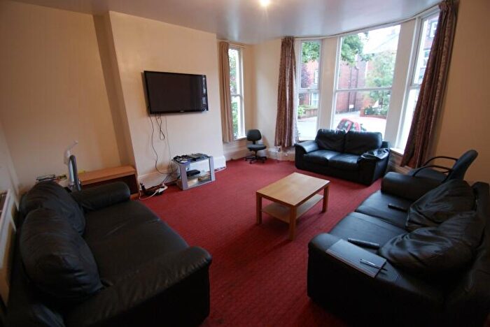 8 Bedroom Terraced House To Rent In Cardigan Road, Headingley, Leeds, LS6