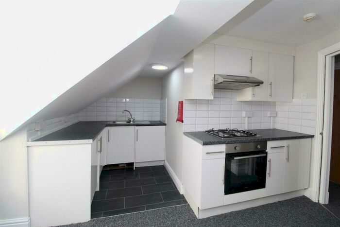 2 Bedroom Flat To Rent In Pen-Y-Wain Road, Cardiff, CF24