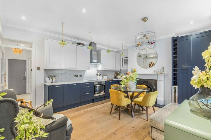 2 Bedroom Flat To Rent In Cumberland Street, London, SW1V