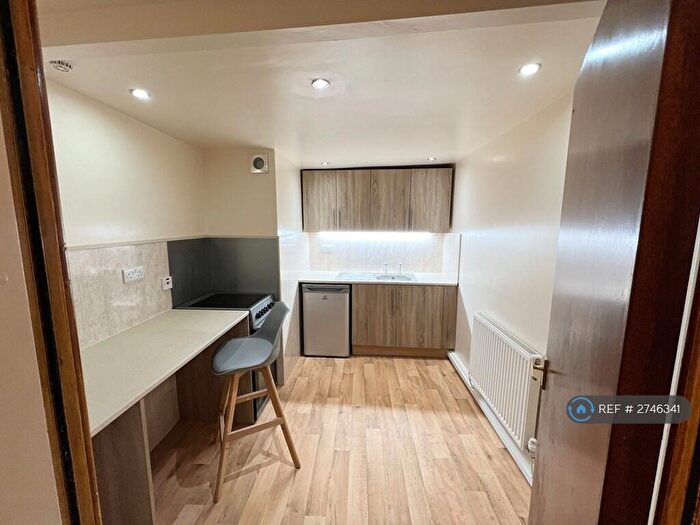 Studio To Rent In Strawberry Dale, Harrogate, HG1