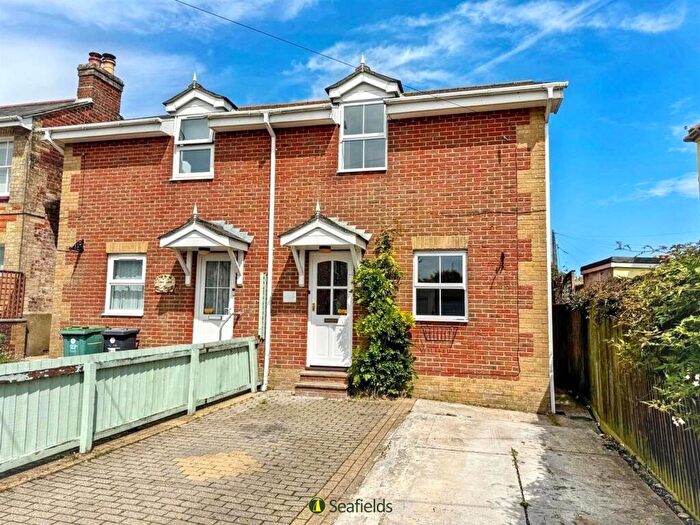 3 Bedroom Semi Detached House For Sale In The Diggings, St Helens, PO33