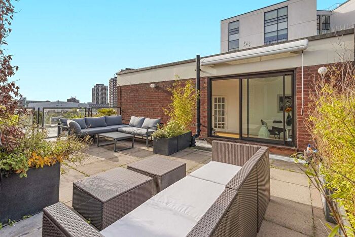 2 Bedroom Flat To Rent In Cameret Court, Lorne Gardens, London, W11