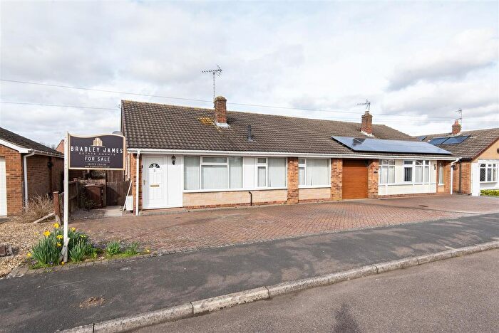 3 Bedroom Semi Detached Bungalow For Sale In Holborn Road, Spalding, PE11