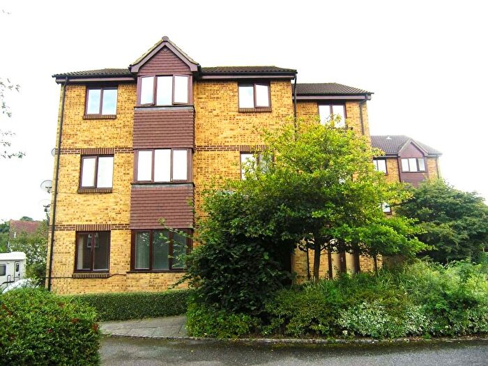 1 Bedroom Flat To Rent In Longacre Road, Singleton, TN23