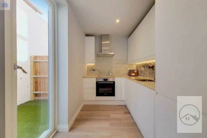 3 Bedroom Terraced House To Rent In Wells Walk, London, E7