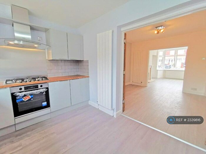 3 Bedroom Semi-Detached House To Rent In Bosworth Road, Birmingham, B26