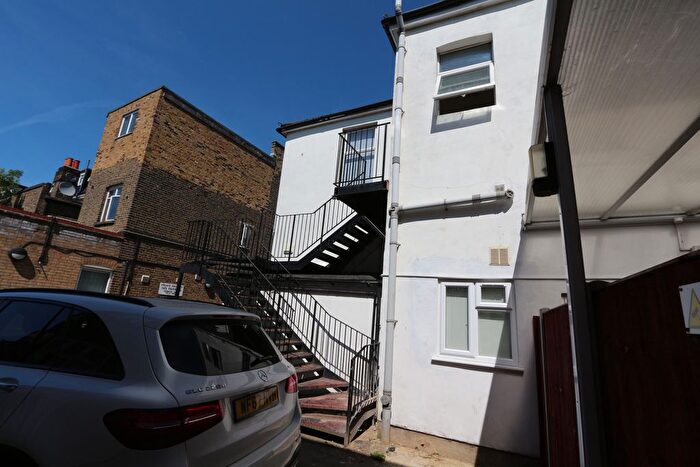 1 Bedroom Flat To Rent In Cranbrook Road, Ilford, IG1