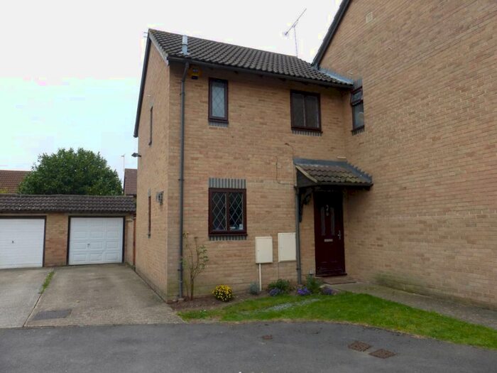 2 Bedroom Property To Rent In St. James Road, Finchampstead, Wokingham RG40