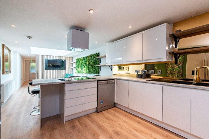 7 Bedroom House To Rent In Hubert Road, Selly Oak, Birmingham, West Midlands, B29