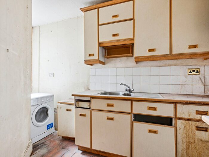 1 Bedroom Flat For Sale In Addison Bridge Place, London, W14