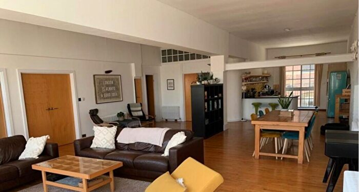 2 Bedroom Flat To Rent In Block B, Fawe Street, E14