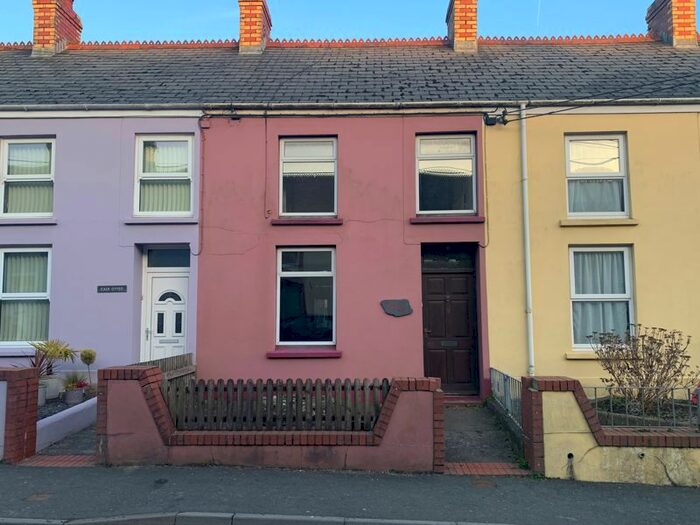 2 Bedroom Terraced House To Rent In Clynderwen, SA66