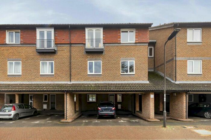 2 Bedroom Flat To Rent In Abbeyfields Close, Ealing, NW10