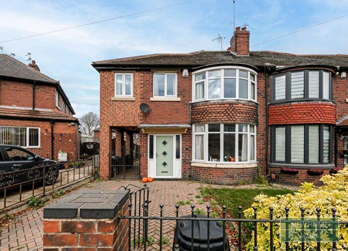 4 Bedroom Semi-Detached House For Sale In Roundwood Grove, Rawmarsh, Rotherham, S62