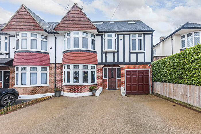 6 Bedroom Semi-Detached House To Rent In Farm Way, Buckhurst Hill, Essex, IG9