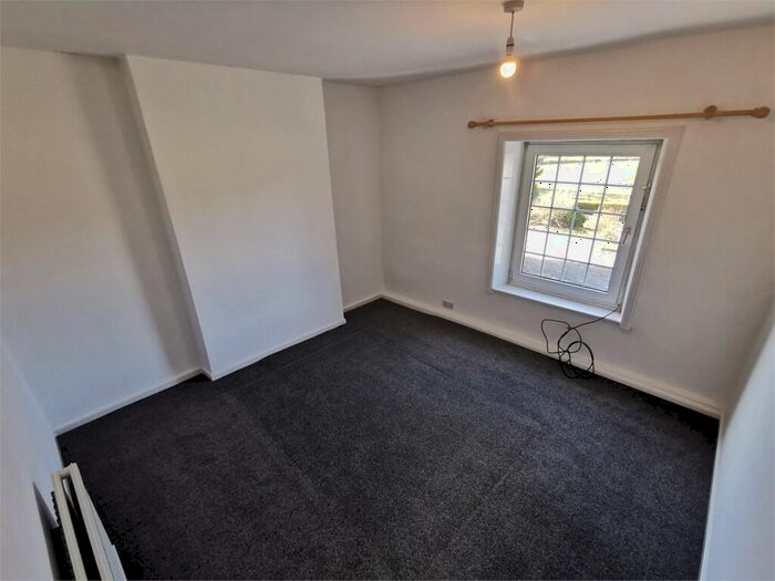 2 Bedroom Cottage To Rent In Bolton Road North, Ramsbottom, Bury, BL0