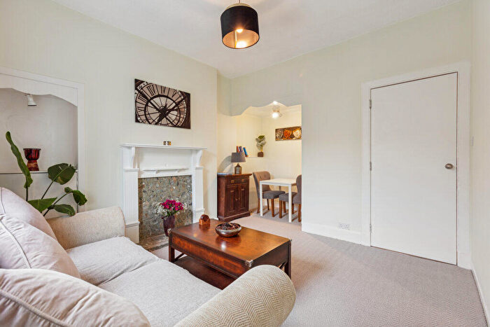 1 Bedroom Flat For Sale In Newlands Road, Cathcart, G44