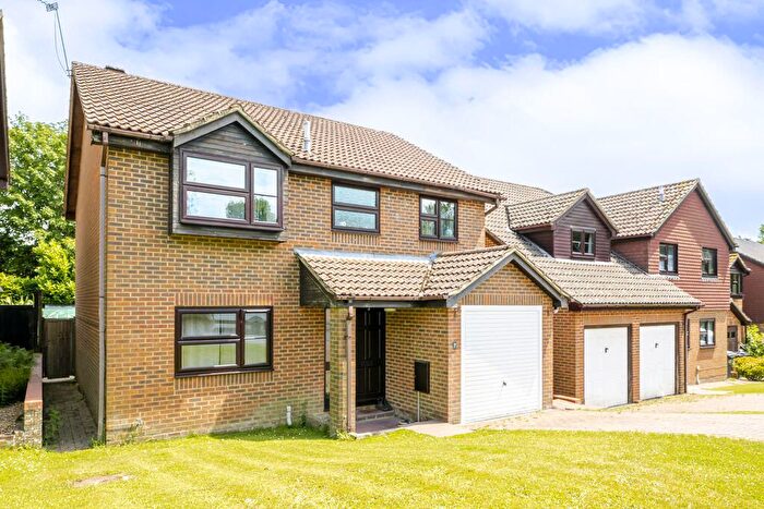4 Bedroom Property To Rent In Cherry Gardens, Heathfield, TN21