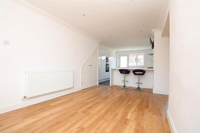 4 Bedroom Terraced House To Rent In Barnsnap Close, Horsham, RH12