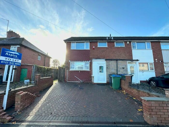 3 Bedroom Semi-Detached House To Rent In Londonderry Lane, Smethwick, West Midlands, B67