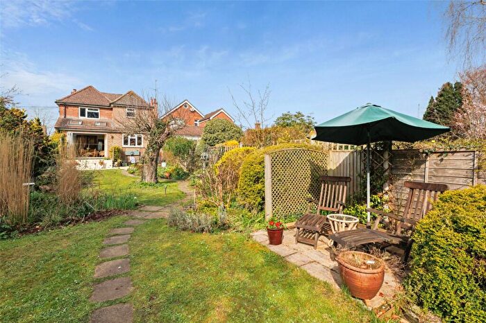 3 Bedroom Detached House For Sale In Chawton Park Road, Alton, GU34