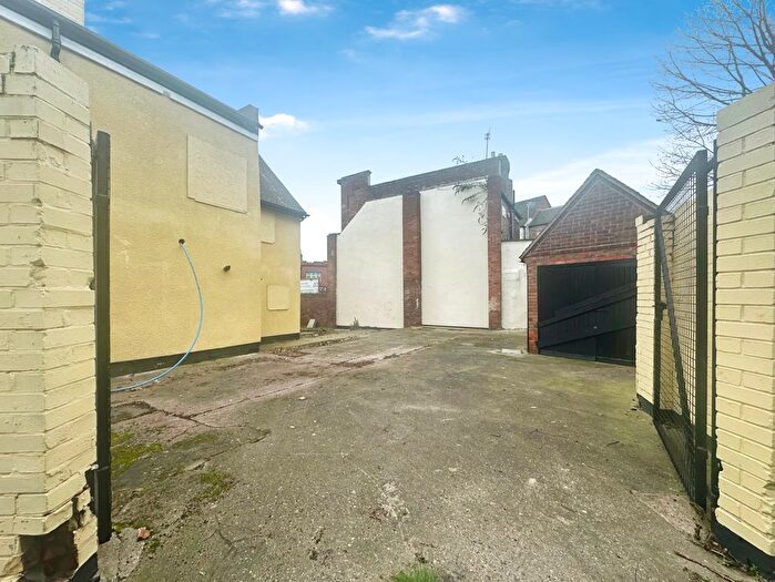 6 Bedroom Office For Sale In Lichfield Street, Bilston, WV14