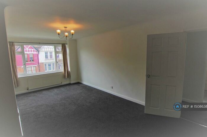 2 Bedroom Maisonette To Rent In Westridge Road, Southampton, SO17