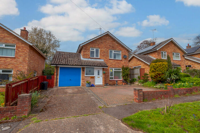 3 Bedroom Detached House For Sale In St. Andrews Place, Melton, IP12