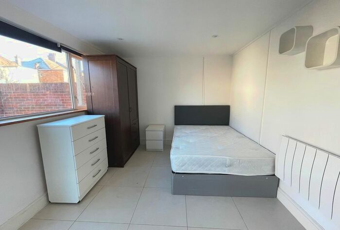 Studio To Rent In Thorverton Road, Cricklewood, NW2
