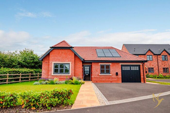 3 Bedroom Detached Bungalow For Sale In Banks Close, Hallow, WR2