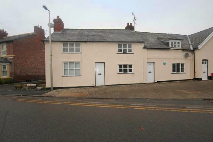2 Bedroom Flat To Rent In Main Street, Frodsham, WA6