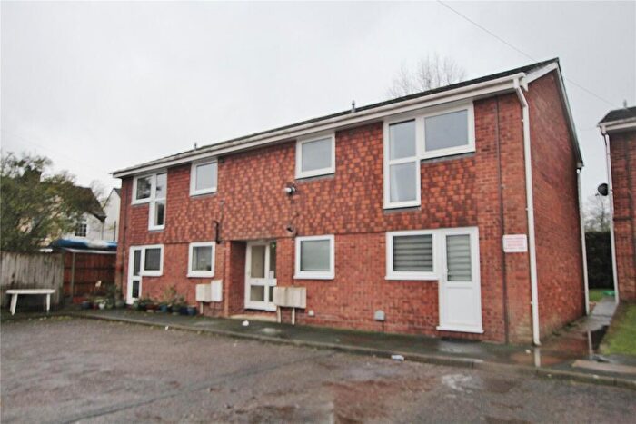 1 Bedroom Flat For Sale In Lauriston Close, Knaphill, Woking, Surrey, GU21
