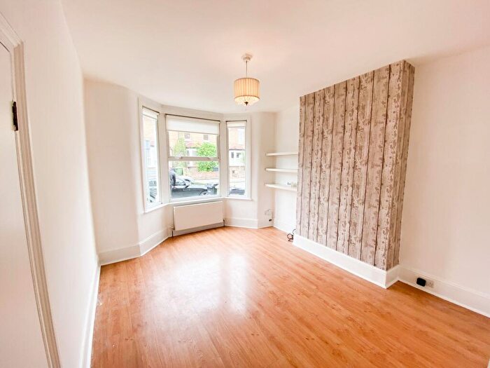 3 Bedroom Terraced House For Sale In Woodville Road, London, E18