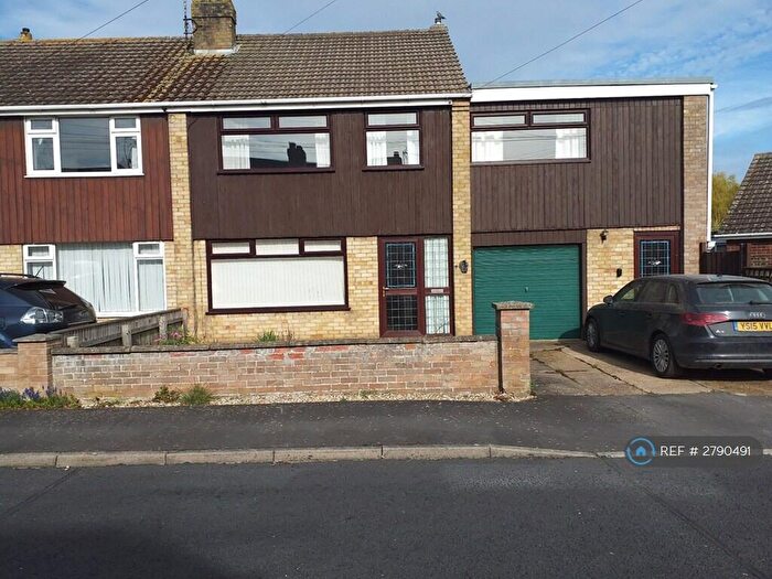 4 Bedroom Semi Detached House To Rent In Almond Close, Boston, PE21
