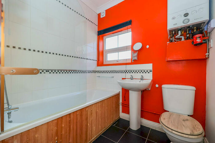 2 Bedroom Flat To Rent In Cottage Grove, Southsea, Hampshire, PO5