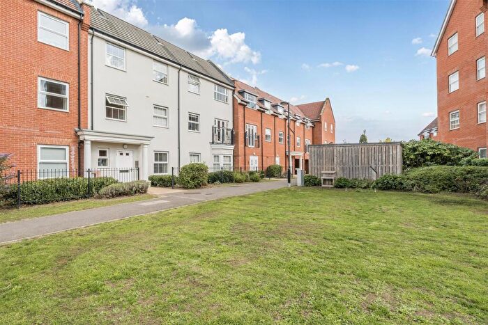 2 Bedroom Apartment For Sale In Wilmott House, Ashville Way, Wokingham, Berkshire, RG41