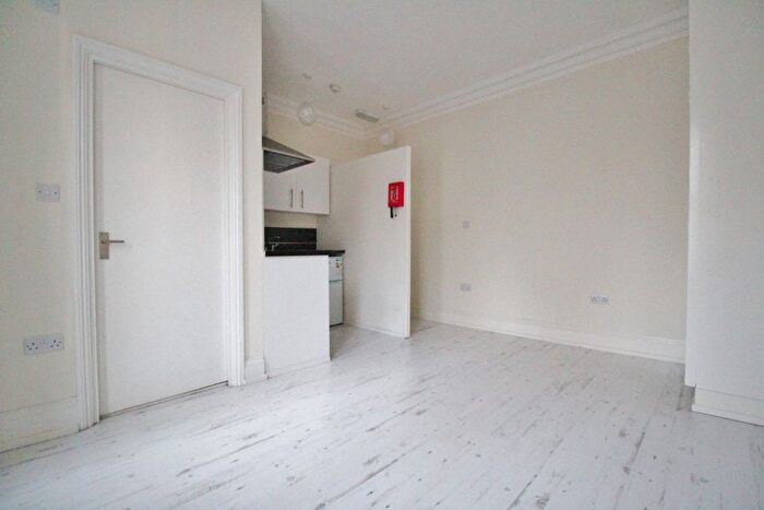 Studio To Rent In Stapleton Hall Road, London, N4