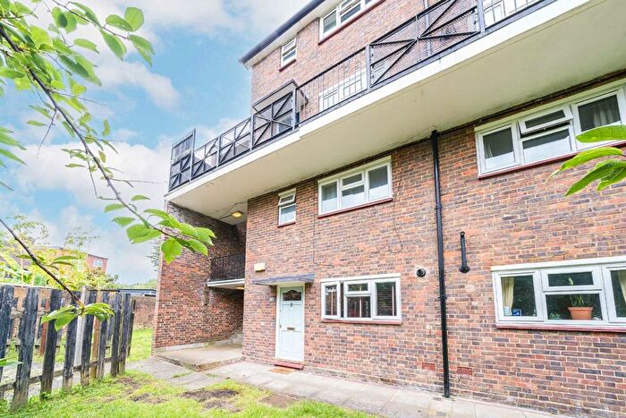 2 Bedroom Maisonette To Rent In Haggard Road, Twickenham, TW1