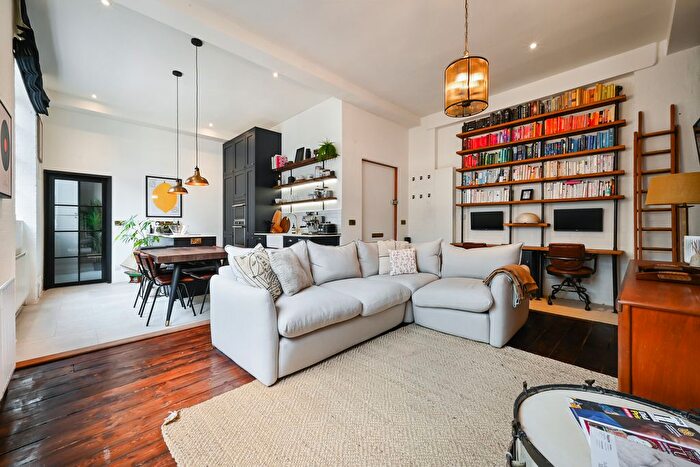 1 Bedroom Flat To Rent In Woodstock Grove, W12