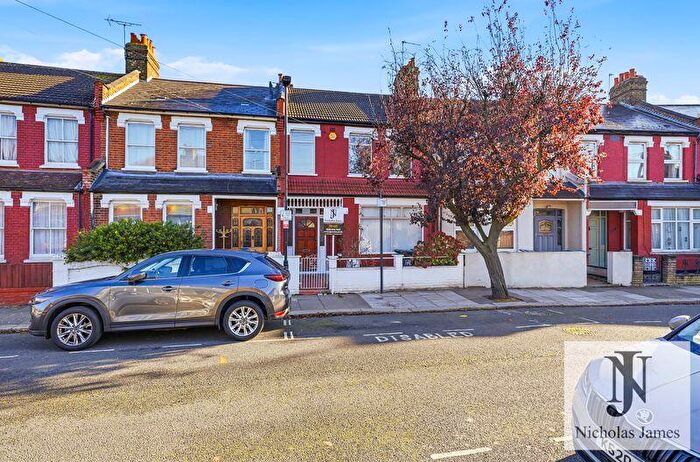 4 Bedroom Terraced House To Rent In Boundary Road, Wood Green, London, N22