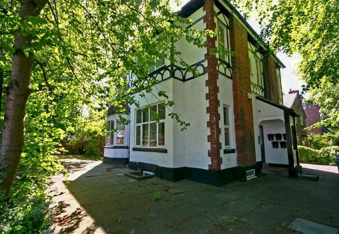 3 Bedroom Flat To Rent In Malvern Grove, West Didsbury, Manchester., M20
